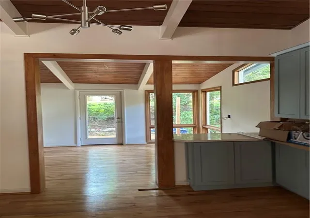 Photo 5 of Sale Pending at 1100 W 88th Street, Kansas City, MO 64114 | MLS# 2627772 | Listing updated on 2026-08-06
