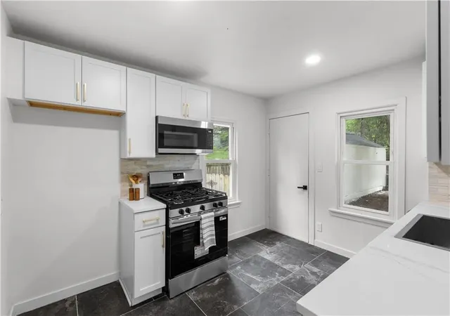 Homes for sale in Kansas City, MO | 3905 N Spruce Ave, Kansas City, MO 64117 | MLS# 2627776