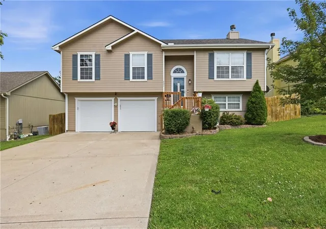 1st image of 431 Sw Joseph Ln, Grain Valley, MO 64029 | MLS# 2627780