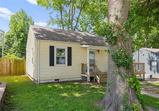 Homes for sale in Kansas City, MO | 1225 43Rd St, Kansas City, MO 64116 | MLS# 2627784