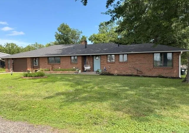 Homes for sale in Paola, KS | 5 Sunset Ln, Paola, KS 66071 | MLS# 2627785
