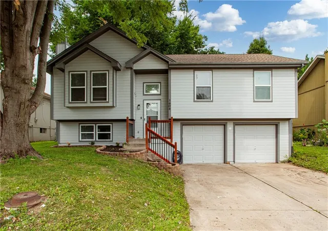 1st image of 1604 S Concord Ct, Independence, MO 64058 | MLS# 2627797