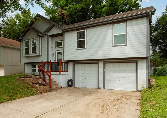 3rd image of 1604 S Concord Ct, Independence, MO 64058 | MLS# 2627797