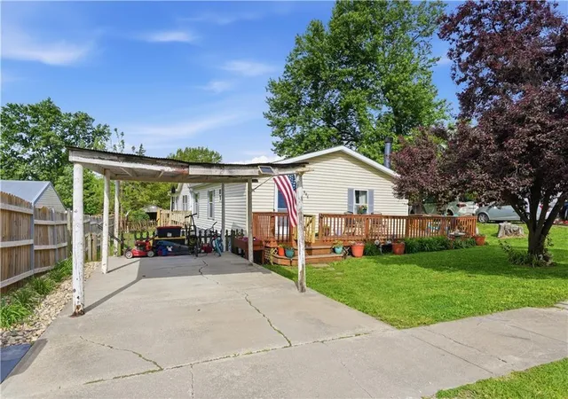 4th image of 806 West St, Stewartsville, MO 64490 | MLS# 2627802