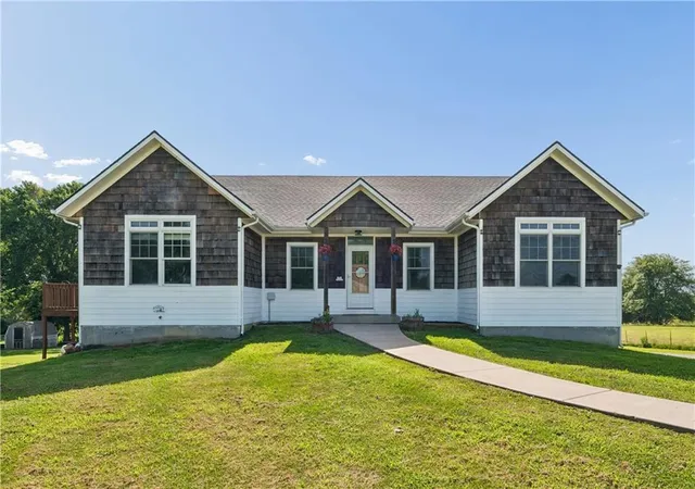 Homes for sale in Centerview, MO | 657 Sw 701 Rd, Centerview, MO 64019 | MLS# 2627809