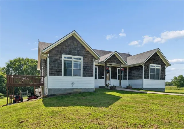Homes for sale in Centerview, MO | 657 Sw 701 Rd, Centerview, MO 64019 | MLS# 2627809