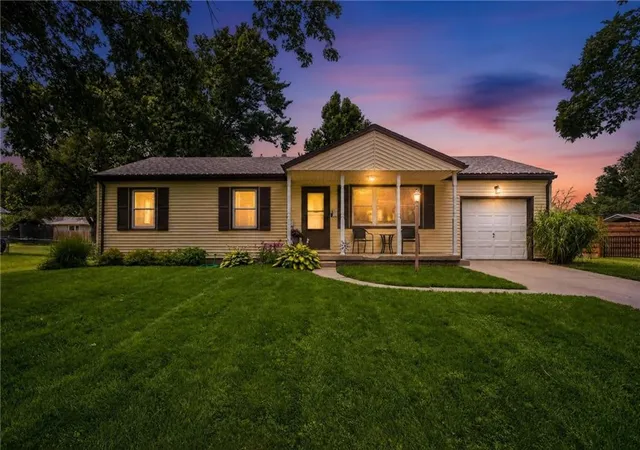 Homes for sale in Odessa, MO | 307 E College St, Odessa, MO 64076 | MLS# 2627816