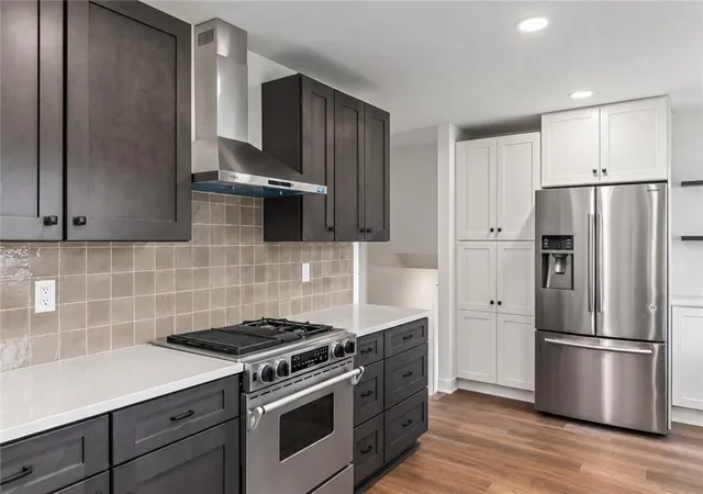 Photo 1 of Single family home for sale at 1006 Orrington Pl, Lee's Summit, MO 64081 | MLS# 2627817 | Listing updated on 2026-10-16
