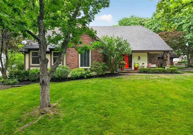 2nd image of 11009 Delmar St, Leawood, KS 66211 | MLS# 2627818
