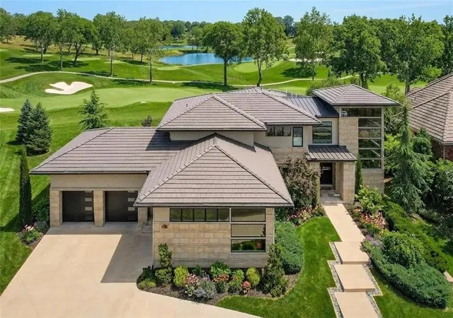1st image of 6537 Ridge Rd, Kansas City, MO 64152 | MLS# 2627827