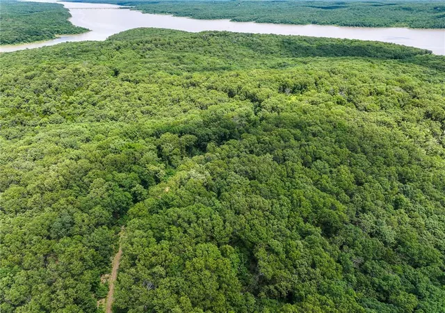 1st image of 5760 Ne 871 Private Road Road, Osceola, MO 64776 | MLS# 2627829