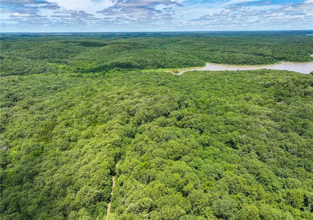 2nd image of 5760 Ne 871 Private Road Road, Osceola, MO 64776 | MLS# 2627829