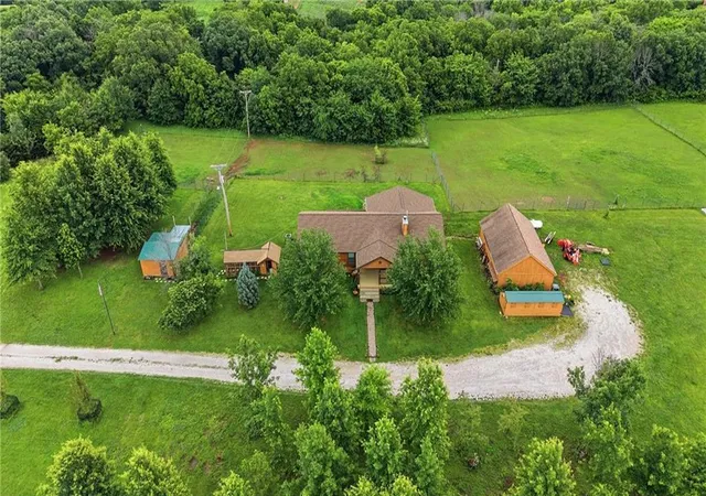 1st image of 40303 E Round Prairie Rd, Oak Grove, MO 64075 | MLS# 2627830