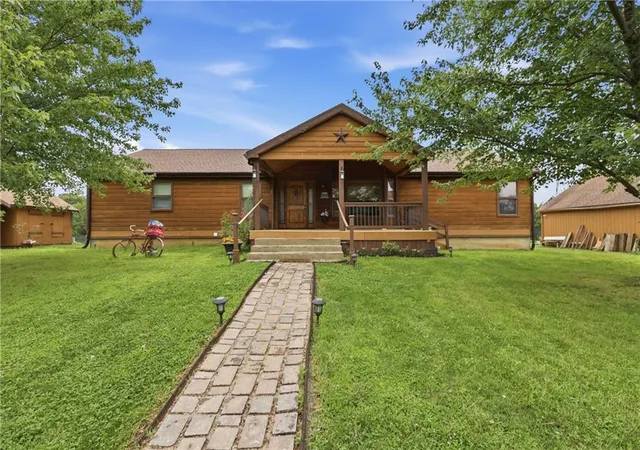 2nd image of 40303 E Round Prairie Rd, Oak Grove, MO 64075 | MLS# 2627830