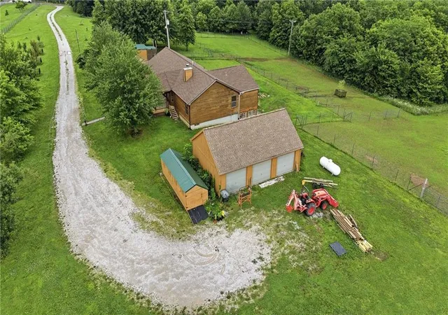 66th image of 40303 E Round Prairie Rd, Oak Grove, MO 64075 | MLS# 2627830