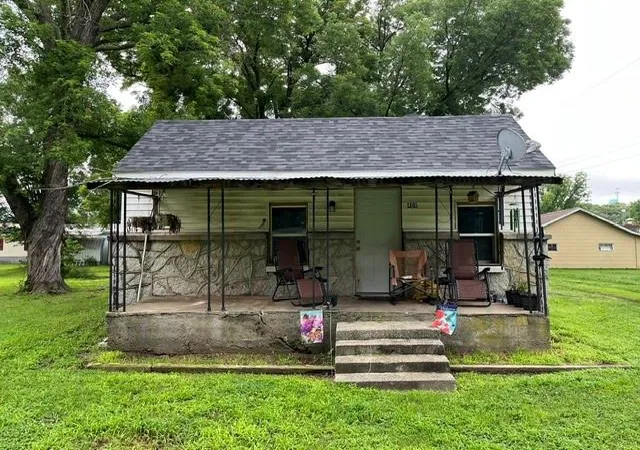 Homes for sale in Seneca, MO | 408 Peoria St, Seneca, MO 64865 | MLS# 2627831