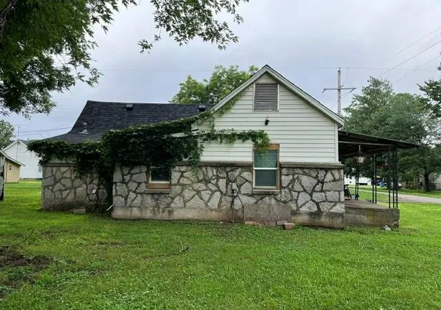 Homes for sale in Seneca, MO | 408 Peoria St, Seneca, MO 64865 | MLS# 2627831