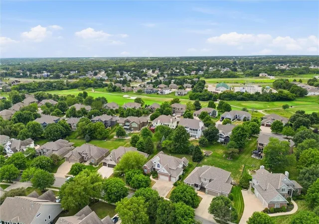 Photo 3 of Single family home for sale at 10306 N Brooklyn Ave, Kansas City, MO 64155 | MLS# 2627837 | Listing updated on 2026-08-26