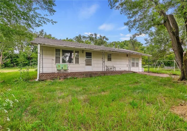 Homes for sale in Gardner, KS | 21455 S Moonlight Rd, Gardner, KS 66030 | MLS# 2627853