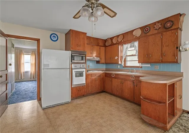 Homes for sale in Gardner, KS | 21455 S Moonlight Rd, Gardner, KS 66030 | MLS# 2627853