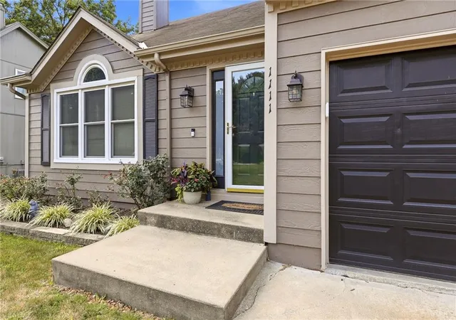 Homes for sale in Kansas City, MO | 1111 Nw 72Nd St, Kansas City, MO 64118 | MLS# 2627855