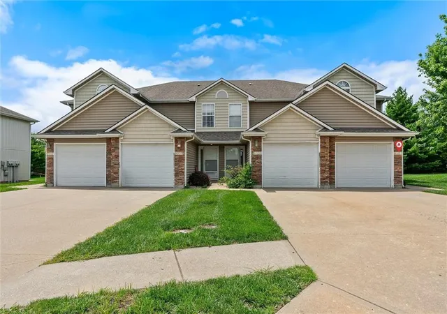 Homes for sale in Blue Springs, MO | 9001 Sw Gala Dr, Blue Springs, MO 64064 | MLS# 2627863