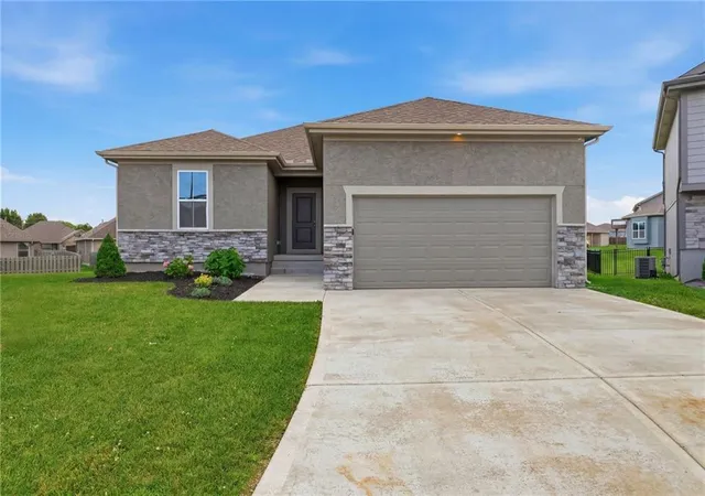 Homes for sale in Peculiar, MO | 21806 Massa Cir, Peculiar, MO 64078 | MLS# 2627869