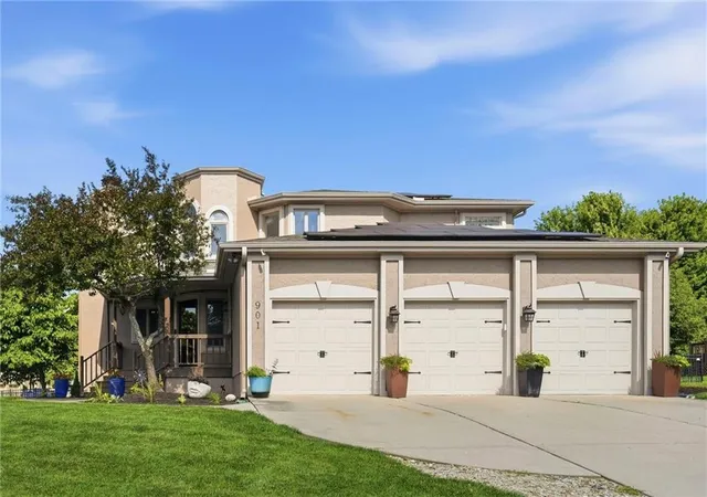 1st image of 901 Sw Raintree Dr, Lees Summit, MO 64082 | MLS# 2627870