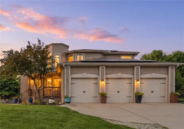 2nd image of 901 Sw Raintree Dr, Lees Summit, MO 64082 | MLS# 2627870