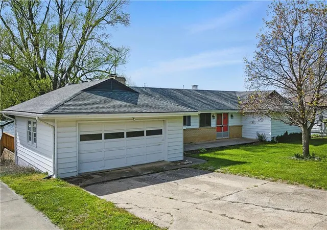 26th image of 13 P Lake Shore Dr, Lees Summit, MO 64086 | MLS# 2627872