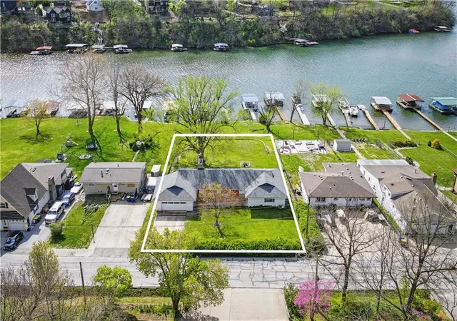 Photo 3 of Single family home for sale at 13 P Lake Shore Dr, Lees Summit, MO 64086 | MLS# 2627872 | Listing updated on 2026-06-25