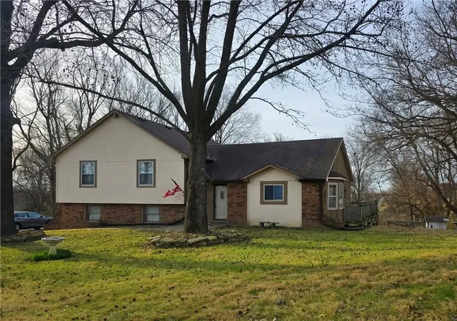 Homes for sale in Country Club, MO | 1818 Hilltop Dr, Country Club, MO 64505 | MLS# 2627879