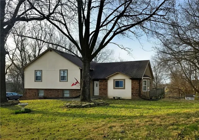 Homes for sale in Country Club, MO | 1818 Hilltop Dr, Country Club, MO 64505 | MLS# 2627879