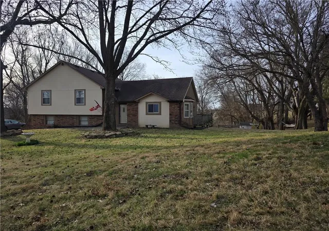 Homes for sale in Country Club, MO | 1818 Hilltop Dr, Country Club, MO 64505 | MLS# 2627879