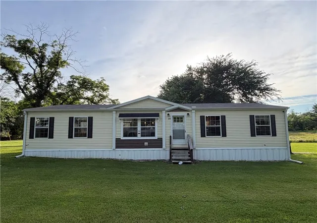 Photo 1 of Single family home for sale at 322 Highland St, Hale, MO 64643 | MLS# 2627880 | Listing updated on 2026-07-16