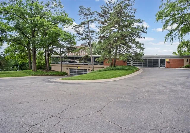 19th image of 4550 Warwick Blvd #409, Kansas City, MO 64111 | MLS# 2627889