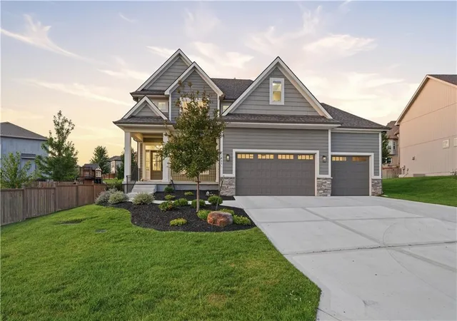 Photo 2 of Single family home for sale at 11563 S Montclaire Dr, Olathe, KS 66061 | MLS# 2627898 | Listing updated on 2026-09-25