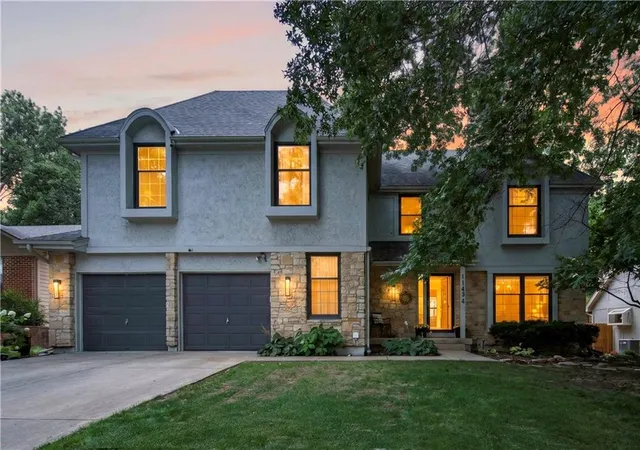 1st image of 11434 Grant Dr, Overland Park, KS 66210 | MLS# 2627901