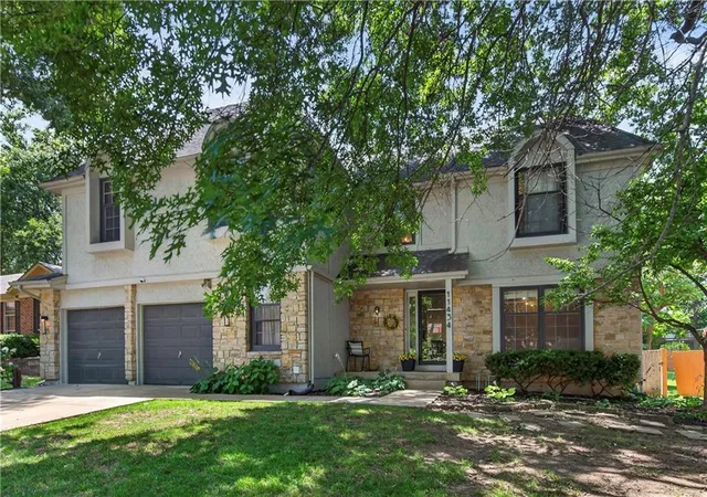 2nd image of 11434 Grant Dr, Overland Park, KS 66210 | MLS# 2627901