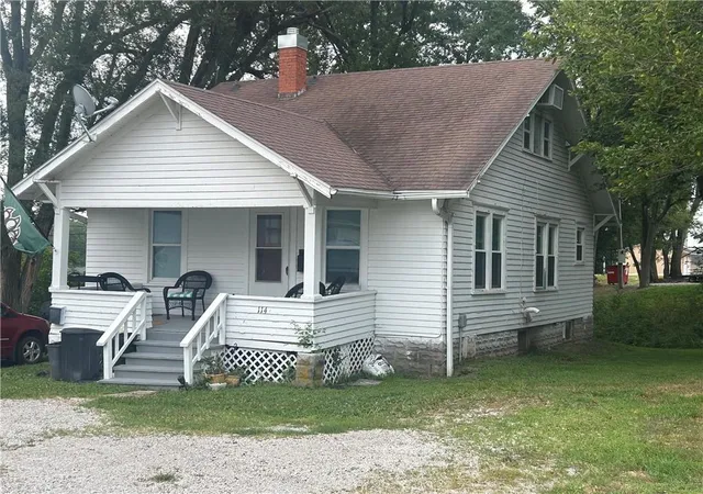 1st image of 114 E Lincoln St, Maryville, MO 64468 | MLS# 2627905