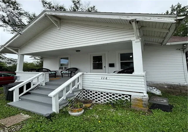 Photo 3 of Single family home for sale at 114 E Lincoln St, Maryville, MO 64468 | MLS# 2627905 | Listing updated on 2026-07-30