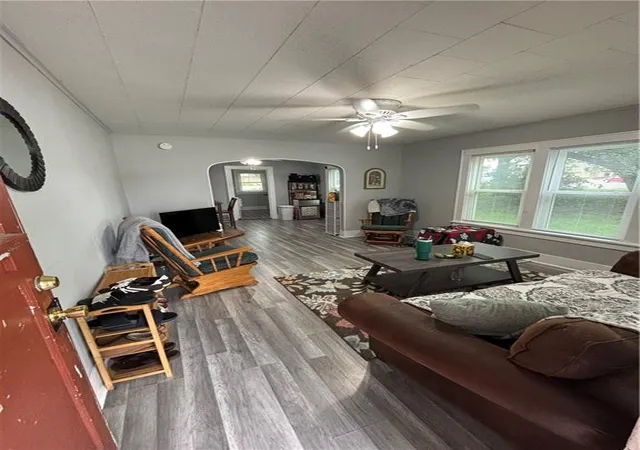 Photo 4 of Single family home for sale at 114 E Lincoln St, Maryville, MO 64468 | MLS# 2627905 | Listing updated on 2026-07-30