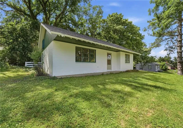 1st image of 2514 S Hawthorne Ave, Independence, MO 64052 | MLS# 2627908