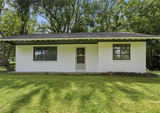 2nd image of 2514 S Hawthorne Ave, Independence, MO 64052 | MLS# 2627908