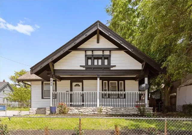 1st image of 650 Parallel Ave, Kansas City, KS 66101 | MLS# 2627909