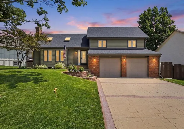2nd image of 6815 Acuff St, Shawnee, KS 66216 | MLS# 2627920