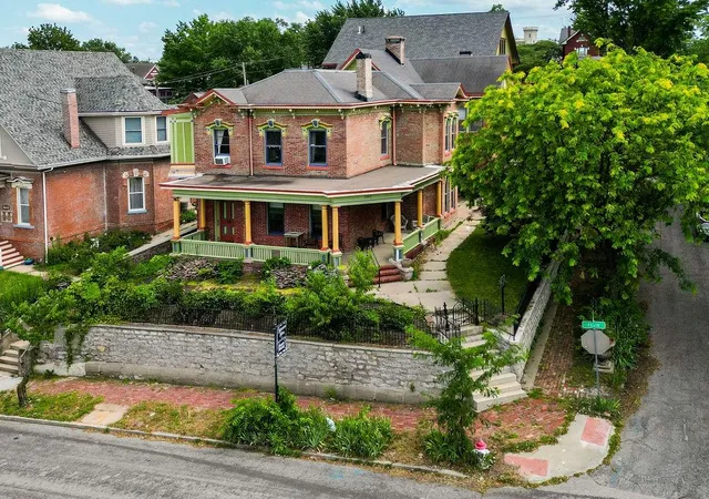 Photo 3 of Single family home for sale at 1102 Felix St, Saint Joseph, MO 64501 | MLS# 2627925 | Listing updated on 2026-07-19