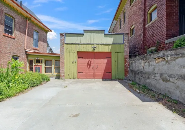 Photo 99 of Single family home for sale at 1102 Felix St, Saint Joseph, MO 64501 | MLS# 2627925 | Listing updated on 2026-07-19
