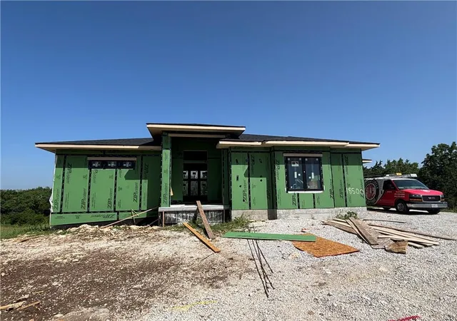 4th image of 18500 Floyd St, Stilwell, KS 66085 | MLS# 2627947