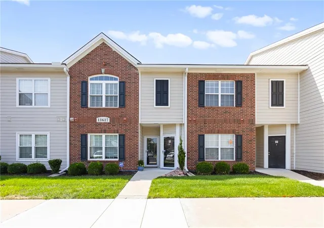 Photo 1 of Condo for sale at 11617g Tomahawk Crk Pkwy #G, Leawood, KS 66211 | MLS# 2627948 | Listing updated on 2026-09-19